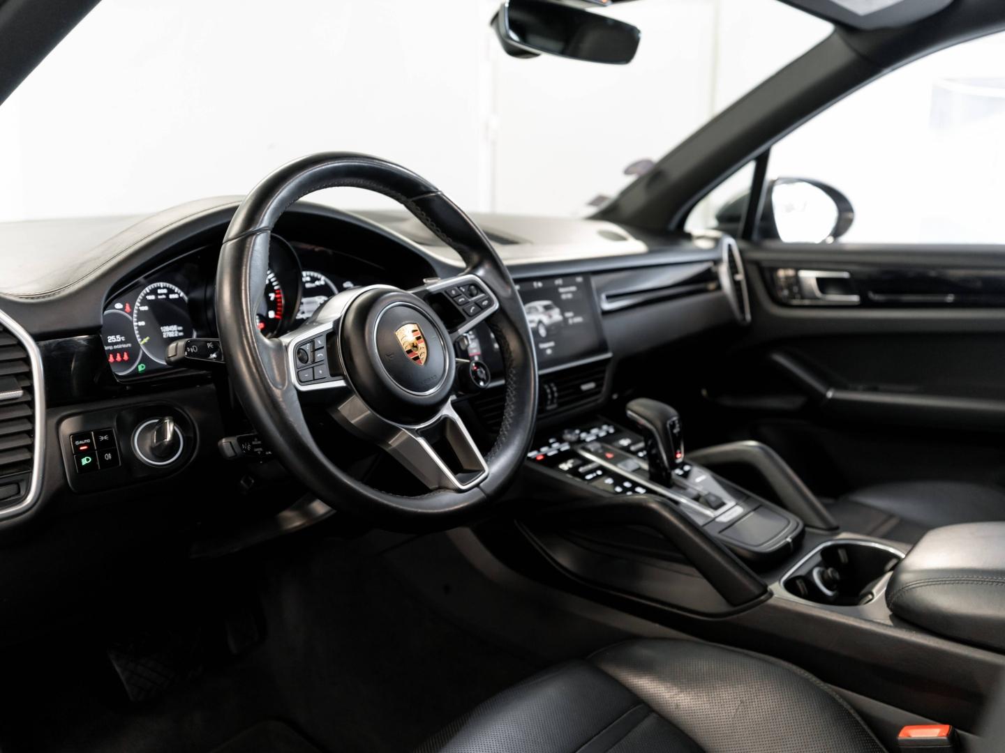 Voitures occasions PORSCHE CAYENNE E-Hybrid Montélimar