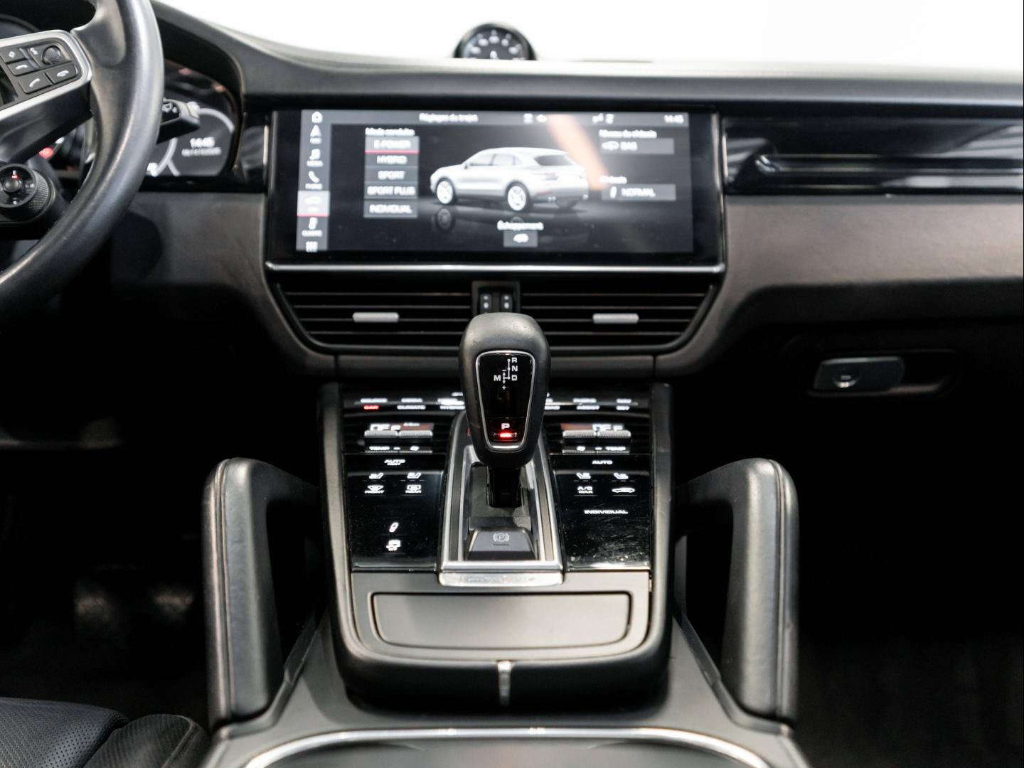 Voitures occasions PORSCHE CAYENNE E-Hybrid Montélimar