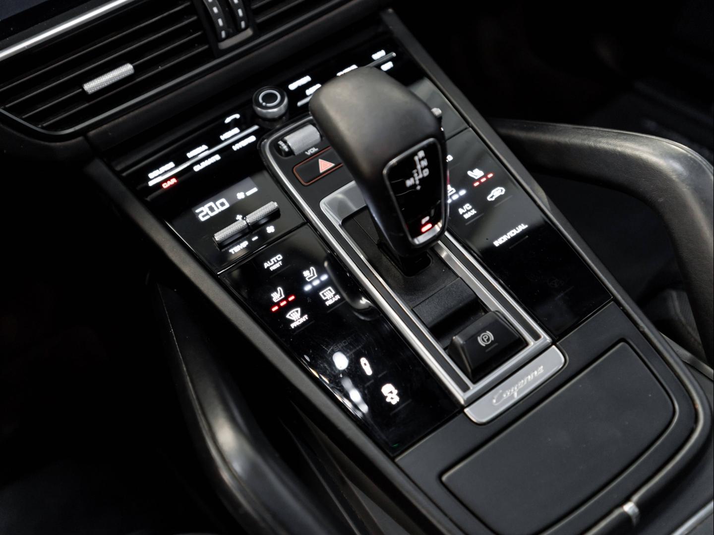 Voitures occasions PORSCHE CAYENNE E-Hybrid Montélimar