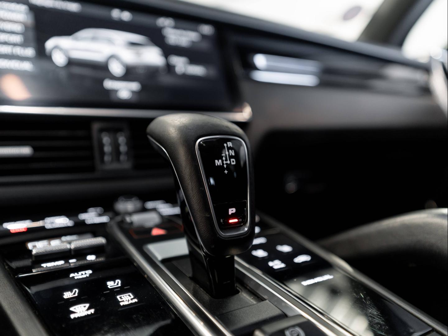 Voitures occasions PORSCHE CAYENNE E-Hybrid Montélimar