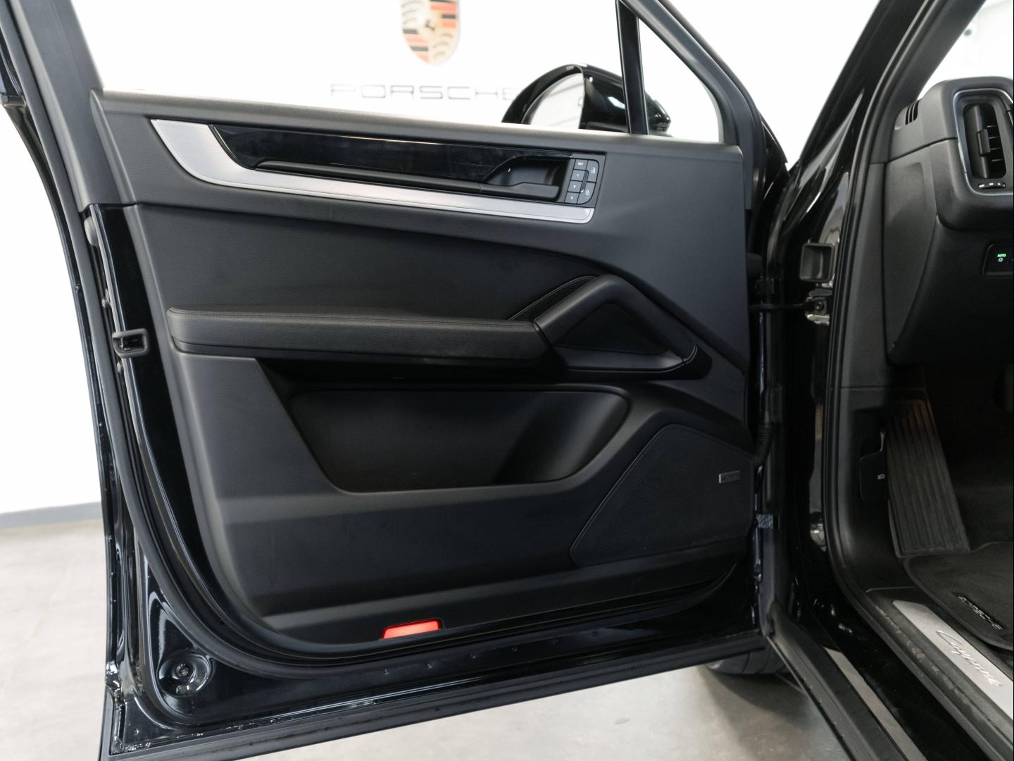 Voitures occasions PORSCHE Cayenne Coupe E-Hybrid Montélimar