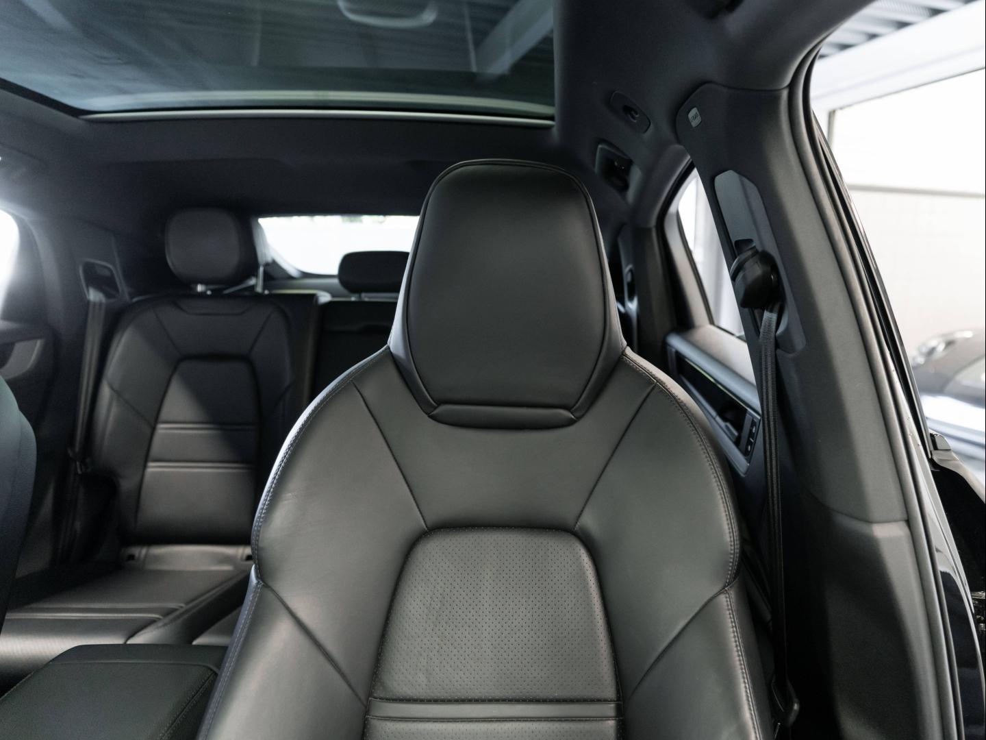 Voitures occasions PORSCHE Cayenne Coupe E-Hybrid Montélimar