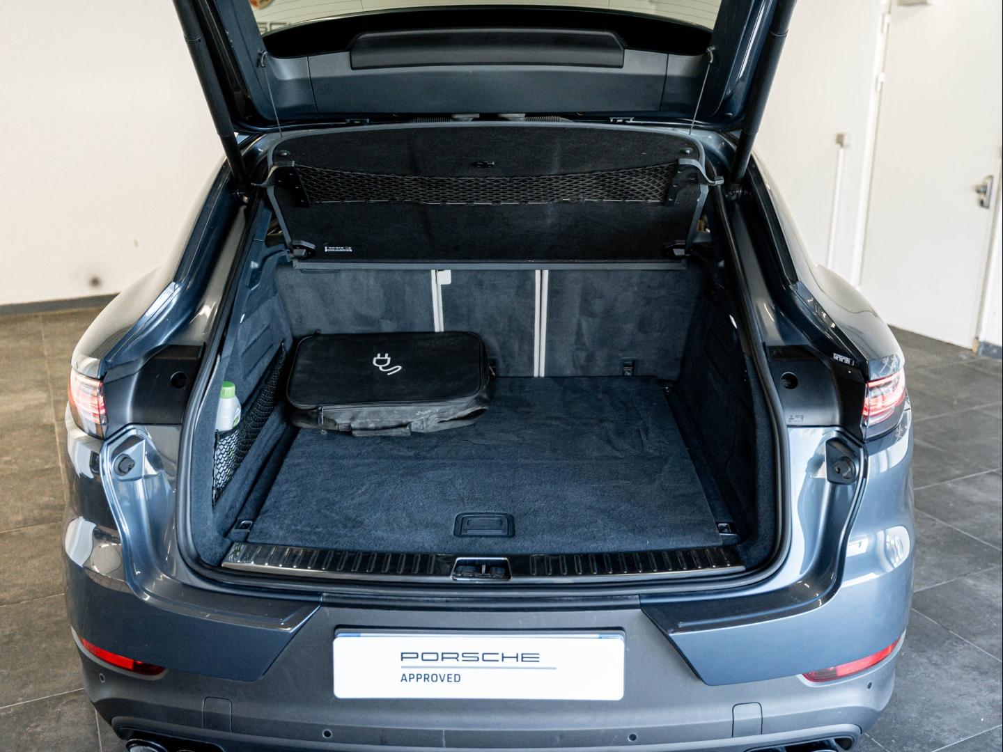 Voitures occasions PORSCHE Cayenne Coupe E-Hybrid Montélimar