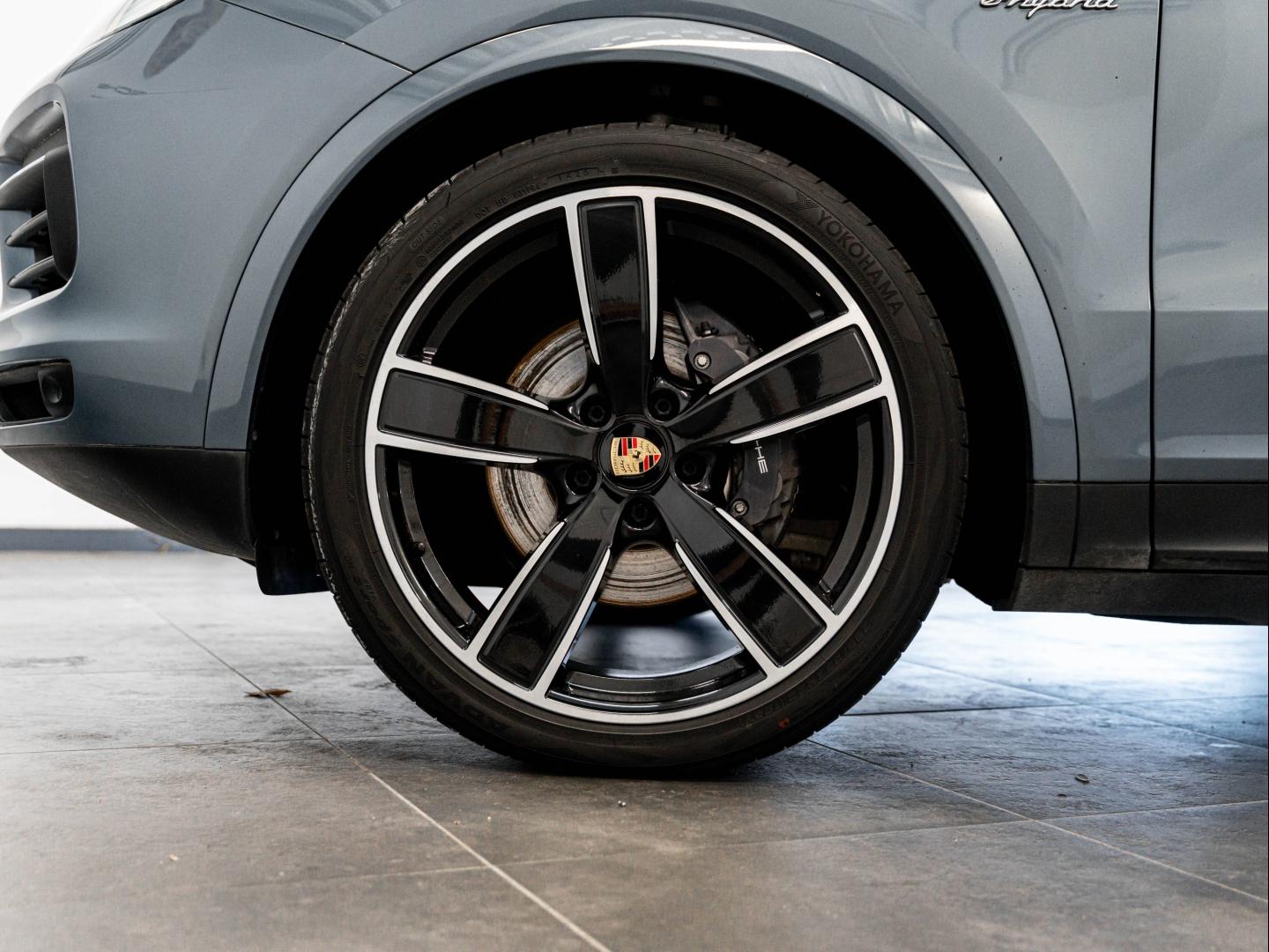 Voitures occasions PORSCHE Cayenne Coupe E-Hybrid Montélimar