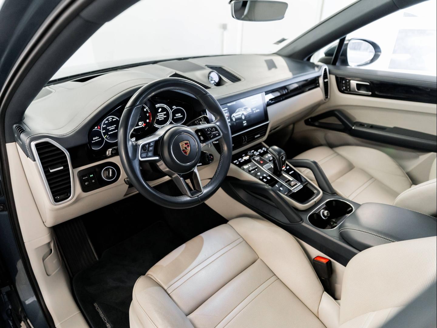 Voitures occasions PORSCHE Cayenne Coupe E-Hybrid Montélimar