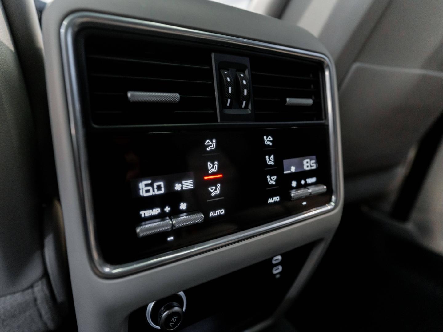 Voitures occasions PORSCHE Cayenne Coupe E-Hybrid Montélimar