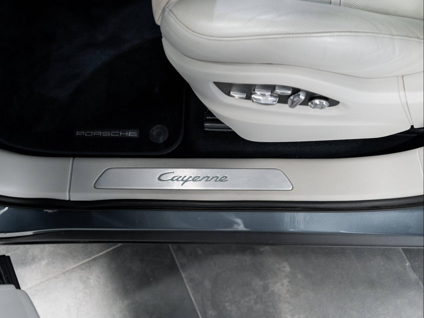 Voitures occasions PORSCHE Cayenne Coupe E-Hybrid Montélimar