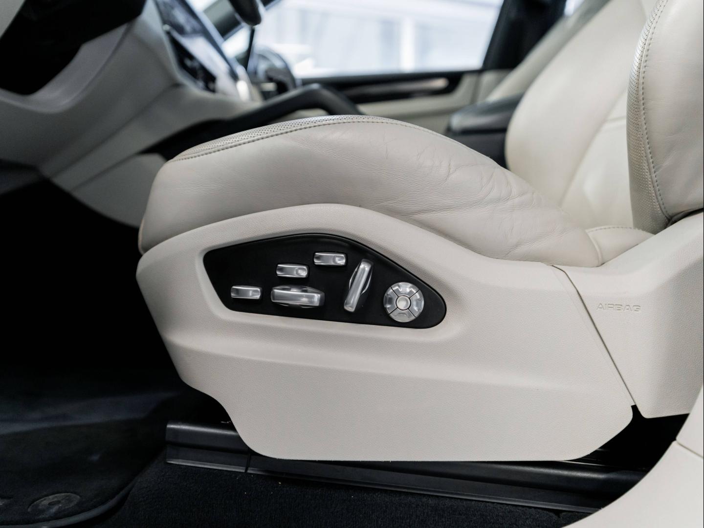 Voitures occasions PORSCHE Cayenne Coupe E-Hybrid Montélimar