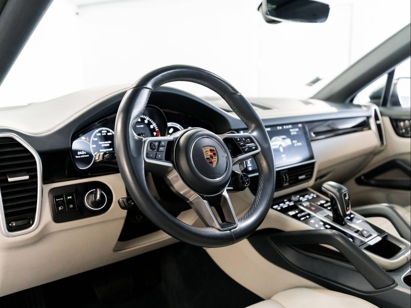 Voitures occasions PORSCHE Cayenne Coupe E-Hybrid Montélimar