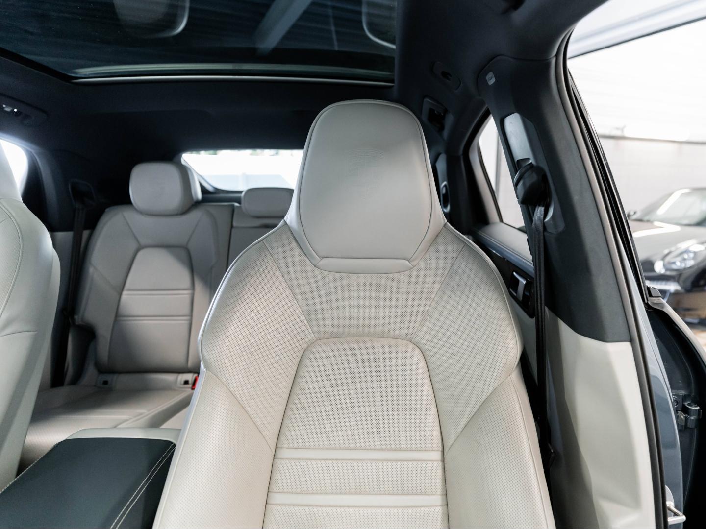 Voitures occasions PORSCHE Cayenne Coupe E-Hybrid Montélimar