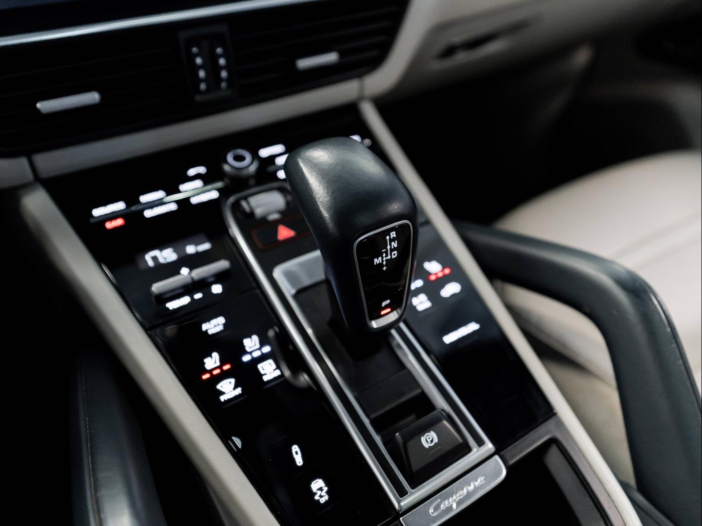 Voitures occasions PORSCHE Cayenne Coupe E-Hybrid Montélimar