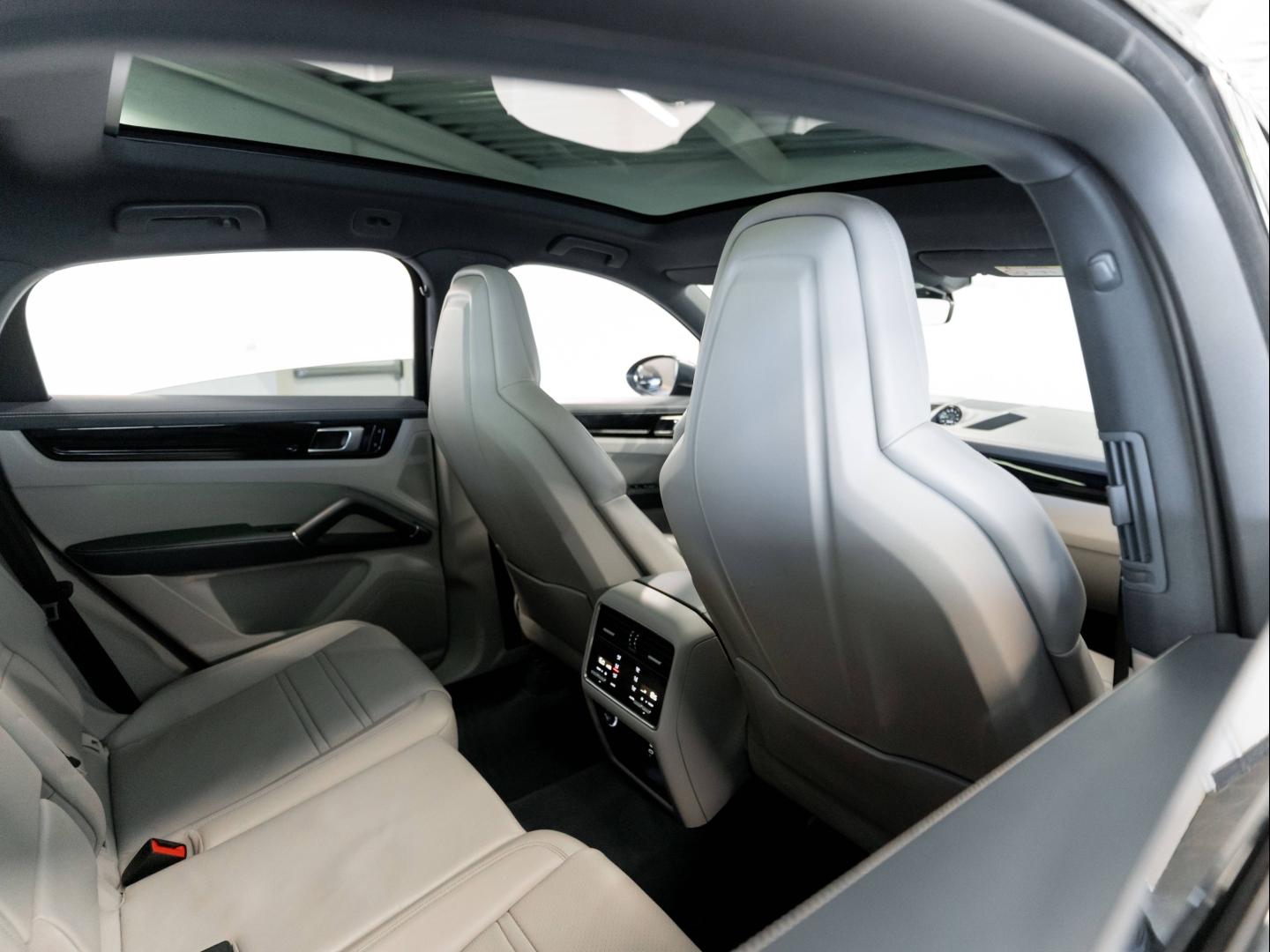 Voitures occasions PORSCHE Cayenne Coupe E-Hybrid Montélimar