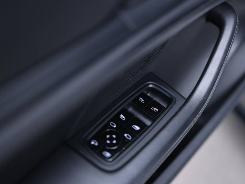Voitures occasions PORSCHE Taycan Turbo Villeneuve-d'Ascq