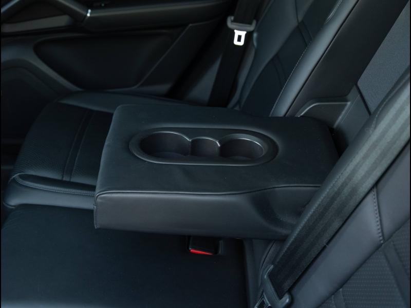 Voitures occasions PORSCHE CAYENNE E-Hybrid Villeneuve-d'Ascq