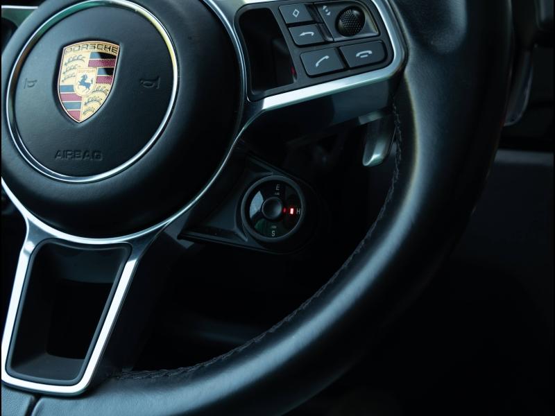 Voitures occasions PORSCHE CAYENNE E-Hybrid Villeneuve-d'Ascq
