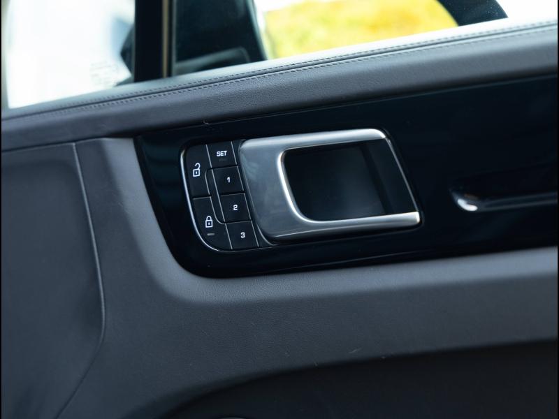 Voitures occasions PORSCHE CAYENNE E-Hybrid Villeneuve-d'Ascq