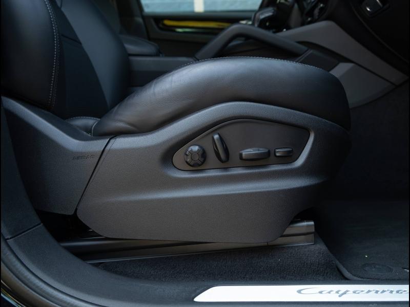 Voitures occasions PORSCHE CAYENNE E-Hybrid Villeneuve-d'Ascq
