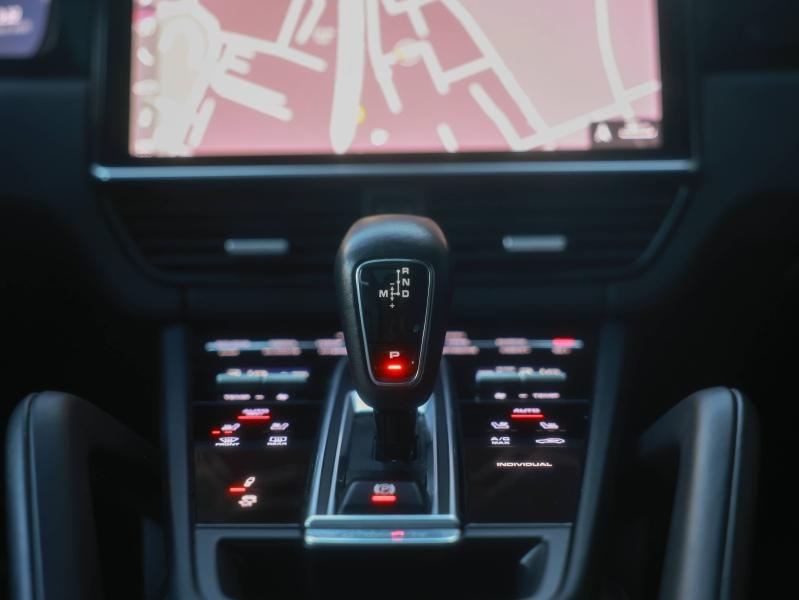 Voitures occasions PORSCHE CAYENNE E-Hybrid Villeneuve-d'Ascq
