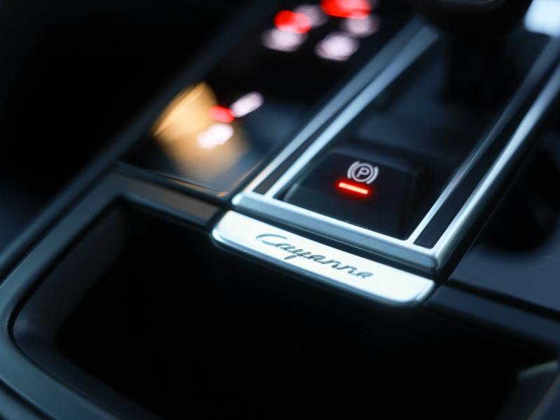 Voitures occasions PORSCHE CAYENNE E-Hybrid Villeneuve-d'Ascq