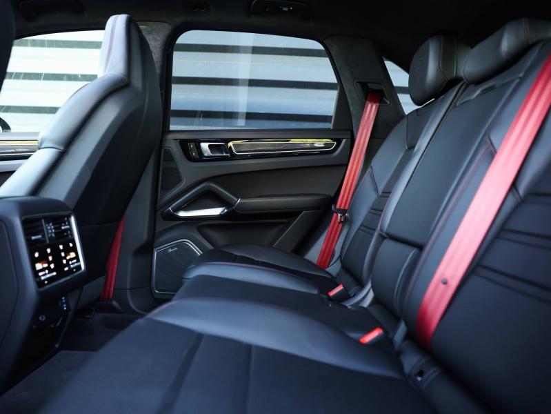 Voitures occasions PORSCHE CAYENNE Turbo S E-Hybrid Villeneuve-d'Ascq