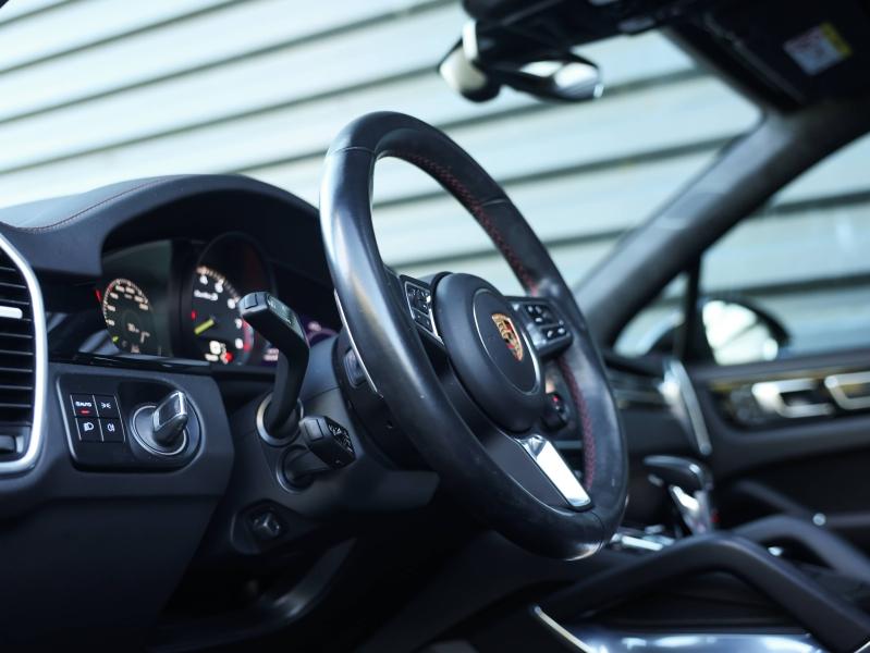 Voitures occasions PORSCHE CAYENNE Turbo S E-Hybrid Villeneuve-d'Ascq