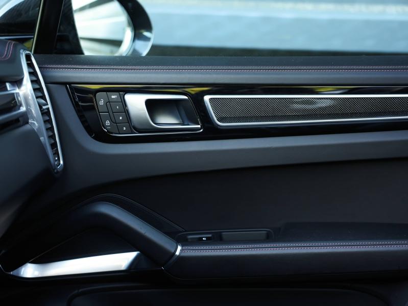 Voitures occasions PORSCHE CAYENNE Turbo S E-Hybrid Villeneuve-d'Ascq