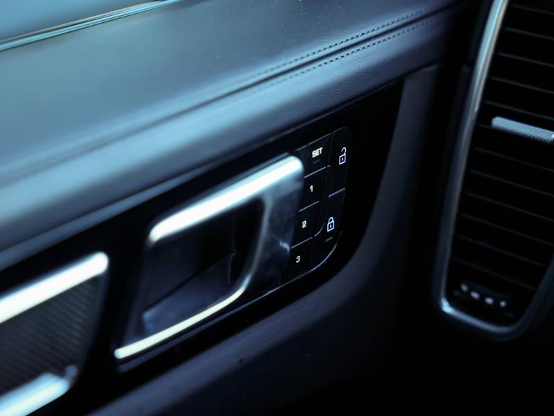 Voitures occasions PORSCHE CAYENNE Turbo S E-Hybrid Villeneuve-d'Ascq