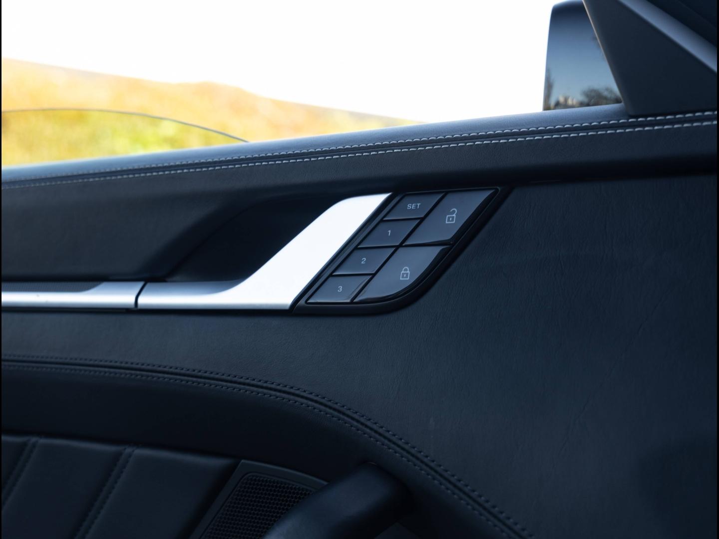 Voitures occasions PORSCHE 911 Coupe Turbo Villeneuve-d'Ascq