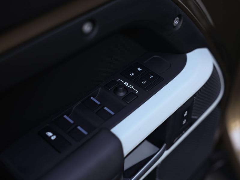 Voitures occasions LAND-ROVER Defender X-Dynamic HSE Villeneuve-d'Ascq