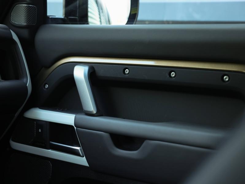 Voitures occasions LAND-ROVER Defender X-Dynamic HSE Villeneuve-d'Ascq