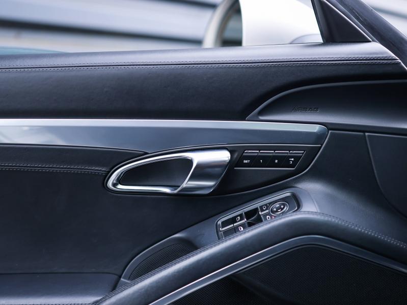 Voitures occasions PORSCHE 911 Coupe Carrera Villeneuve-d'Ascq