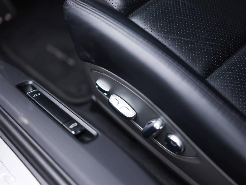 Voitures occasions PORSCHE 911 Coupe Carrera Villeneuve-d'Ascq