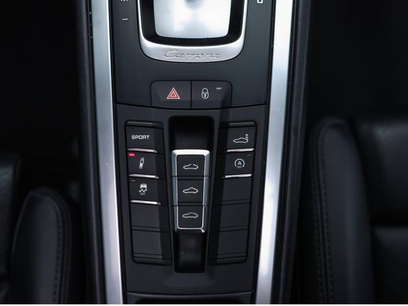 Voitures occasions PORSCHE 911 Coupe Carrera Villeneuve-d'Ascq