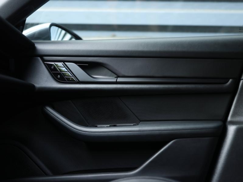 Voitures occasions PORSCHE Taycan Cross Turismo 4 Villeneuve-d'Ascq