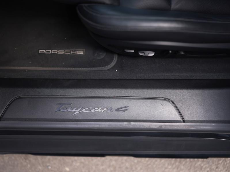 Voitures occasions PORSCHE Taycan Cross Turismo 4 Villeneuve-d'Ascq