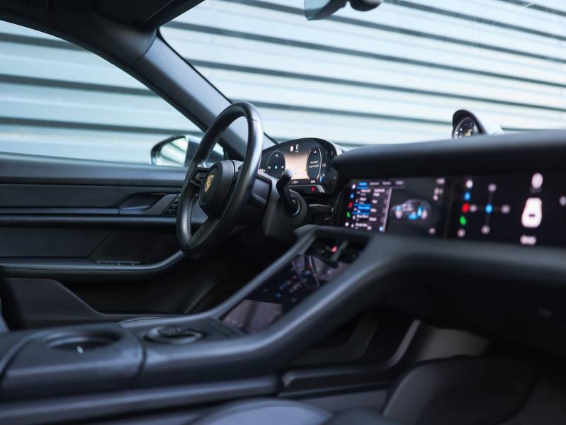 Voitures occasions PORSCHE Taycan Cross Turismo 4 Villeneuve-d'Ascq