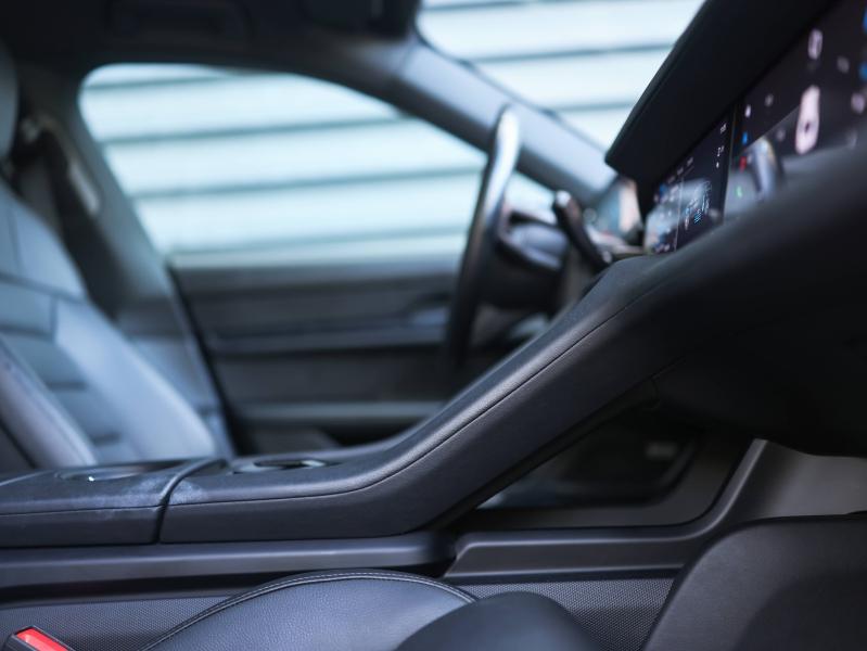 Voitures occasions PORSCHE Taycan Cross Turismo 4 Villeneuve-d'Ascq