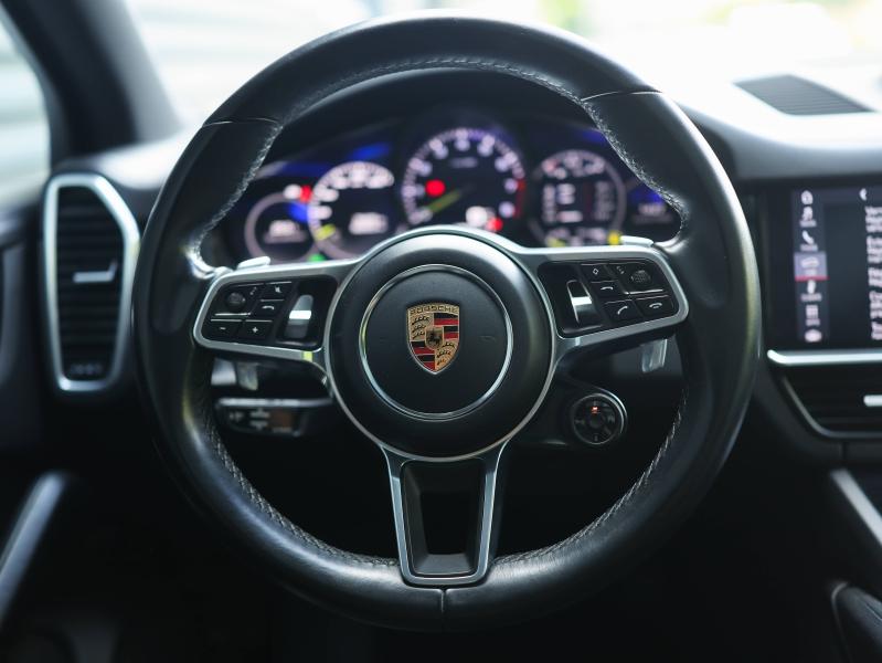 Voitures occasions PORSCHE CAYENNE E-Hybrid Villeneuve-d'Ascq