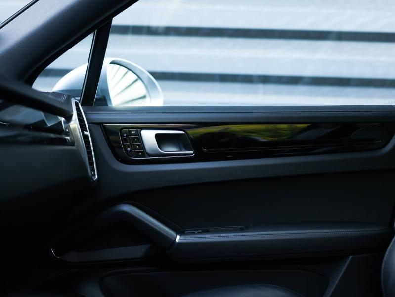 Voitures occasions PORSCHE CAYENNE E-Hybrid Villeneuve-d'Ascq