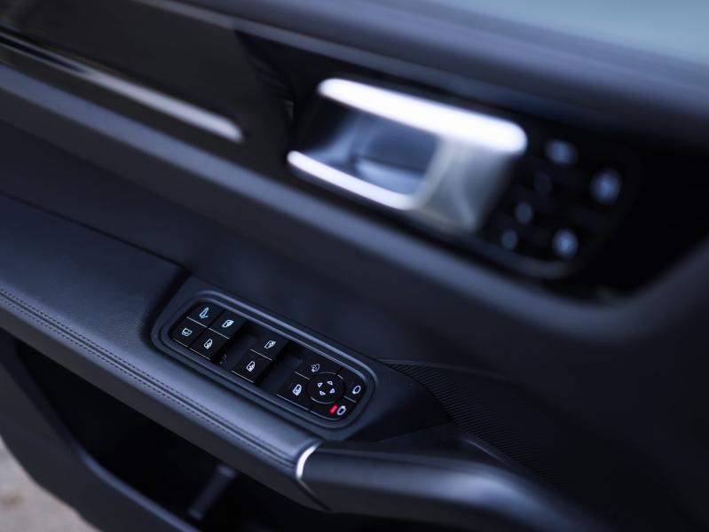 Voitures occasions PORSCHE CAYENNE E-Hybrid Villeneuve-d'Ascq