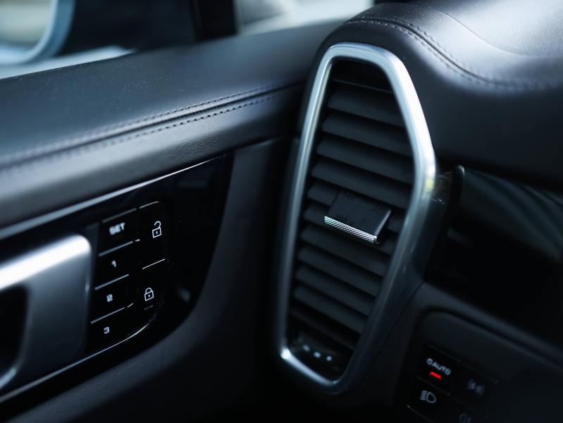 Voitures occasions PORSCHE CAYENNE E-Hybrid Villeneuve-d'Ascq