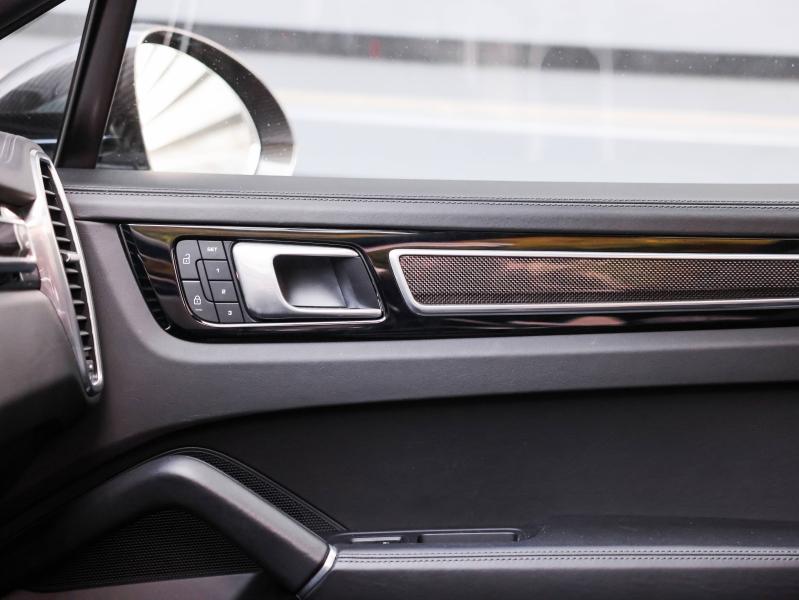 Voitures occasions PORSCHE Cayenne Coupe E-Hybrid Villeneuve-d'Ascq