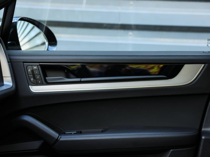 Voitures occasions PORSCHE Cayenne Coupe S E-Hybrid Villeneuve-d'Ascq