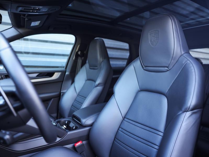 Voitures occasions PORSCHE CAYENNE E-Hybrid Villeneuve-d'Ascq