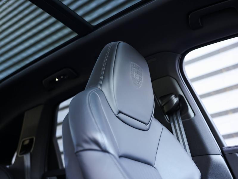 Voitures occasions PORSCHE CAYENNE E-Hybrid Villeneuve-d'Ascq