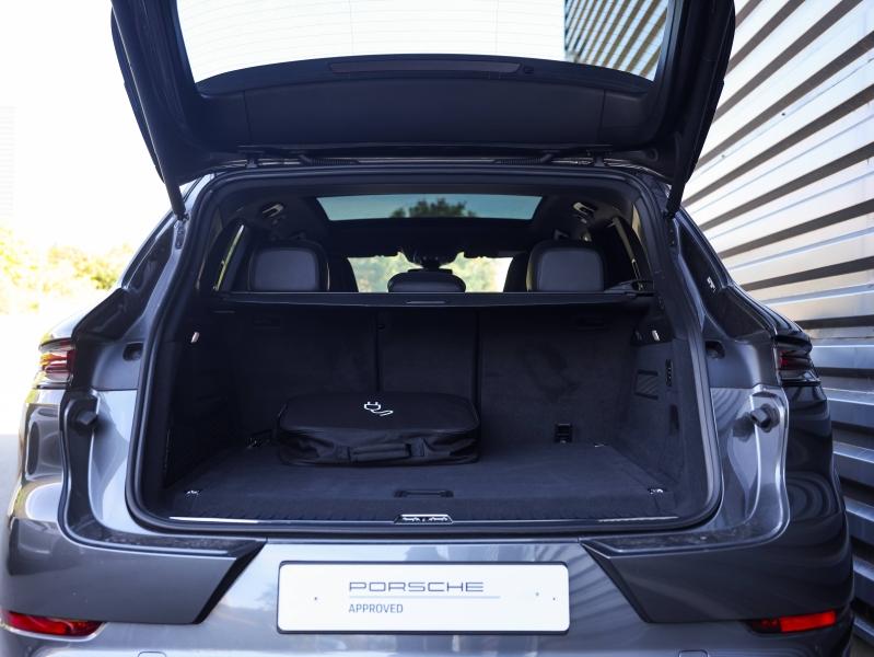 Voitures occasions PORSCHE CAYENNE E-Hybrid Villeneuve-d'Ascq