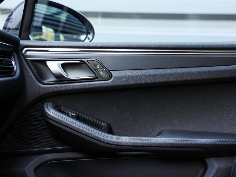 Voitures occasions PORSCHE MACAN Base Villeneuve-d'Ascq