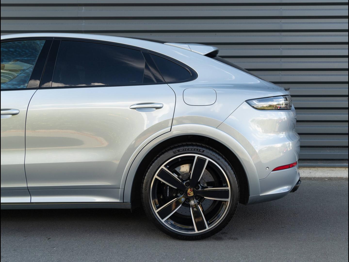 Voitures occasions PORSCHE CAYENNE Turbo S E-Hybrid Villeneuve-d'Ascq