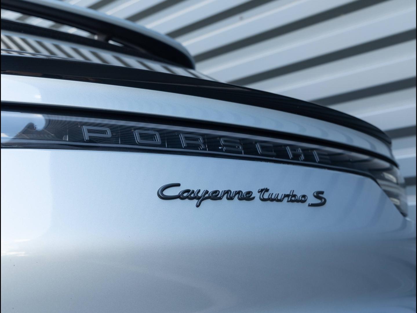Voitures occasions PORSCHE CAYENNE Turbo S E-Hybrid Villeneuve-d'Ascq