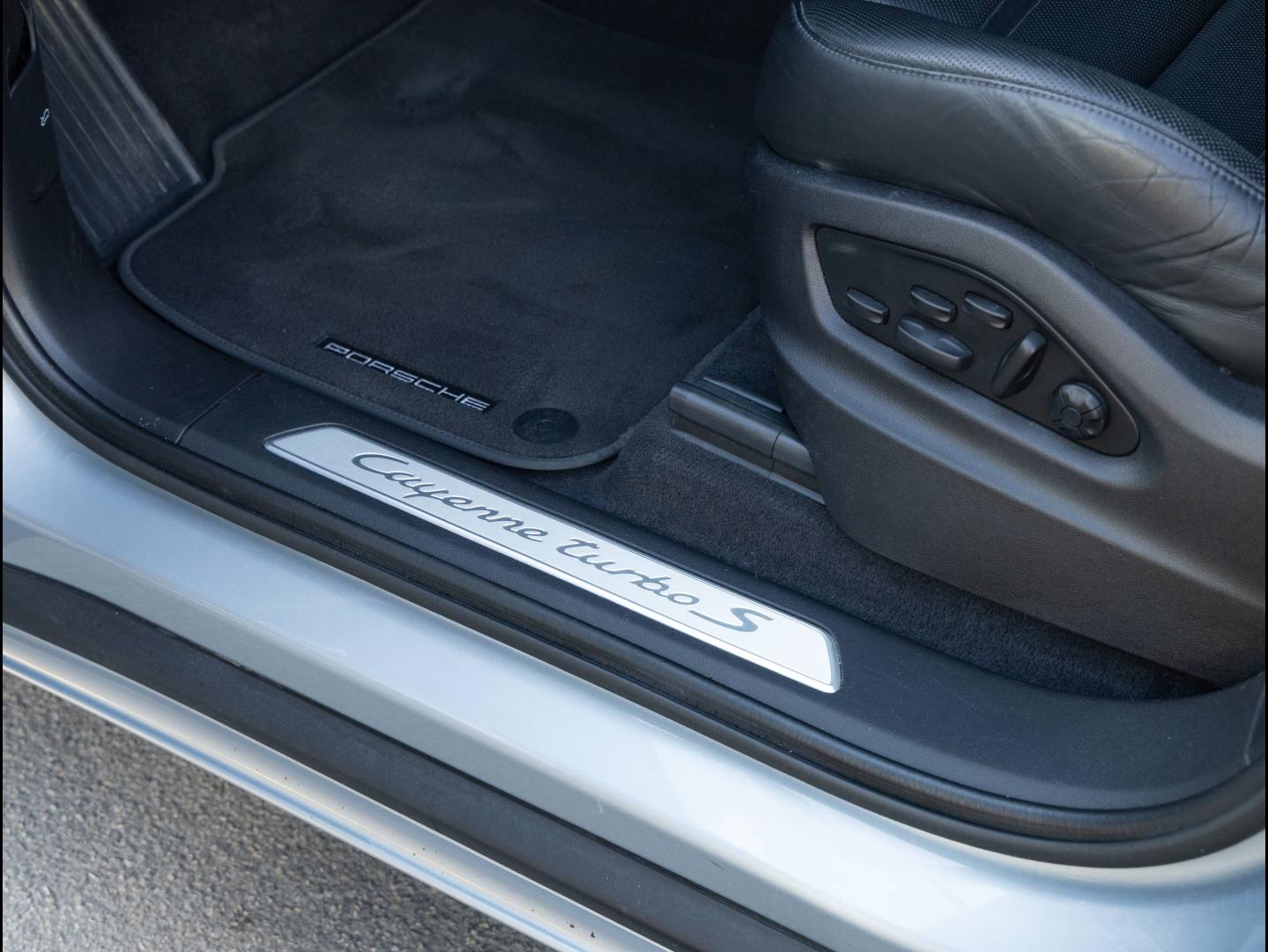 Voitures occasions PORSCHE CAYENNE Turbo S E-Hybrid Villeneuve-d'Ascq